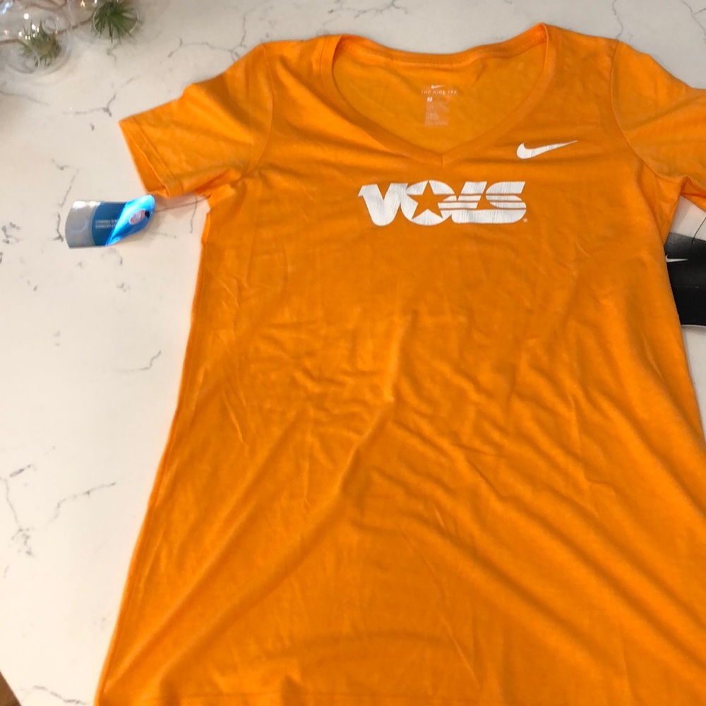 NWT Tennessee Vols Retro Logo Tee